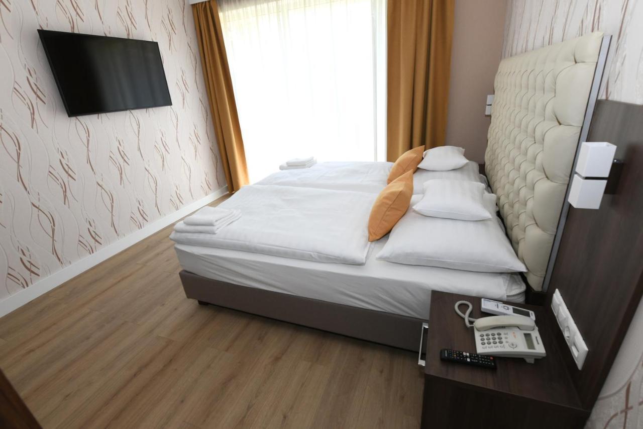 Jade Hotel-ezuesthid