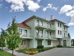 Jade Hotel-ezuesthid 4* Веспрем
