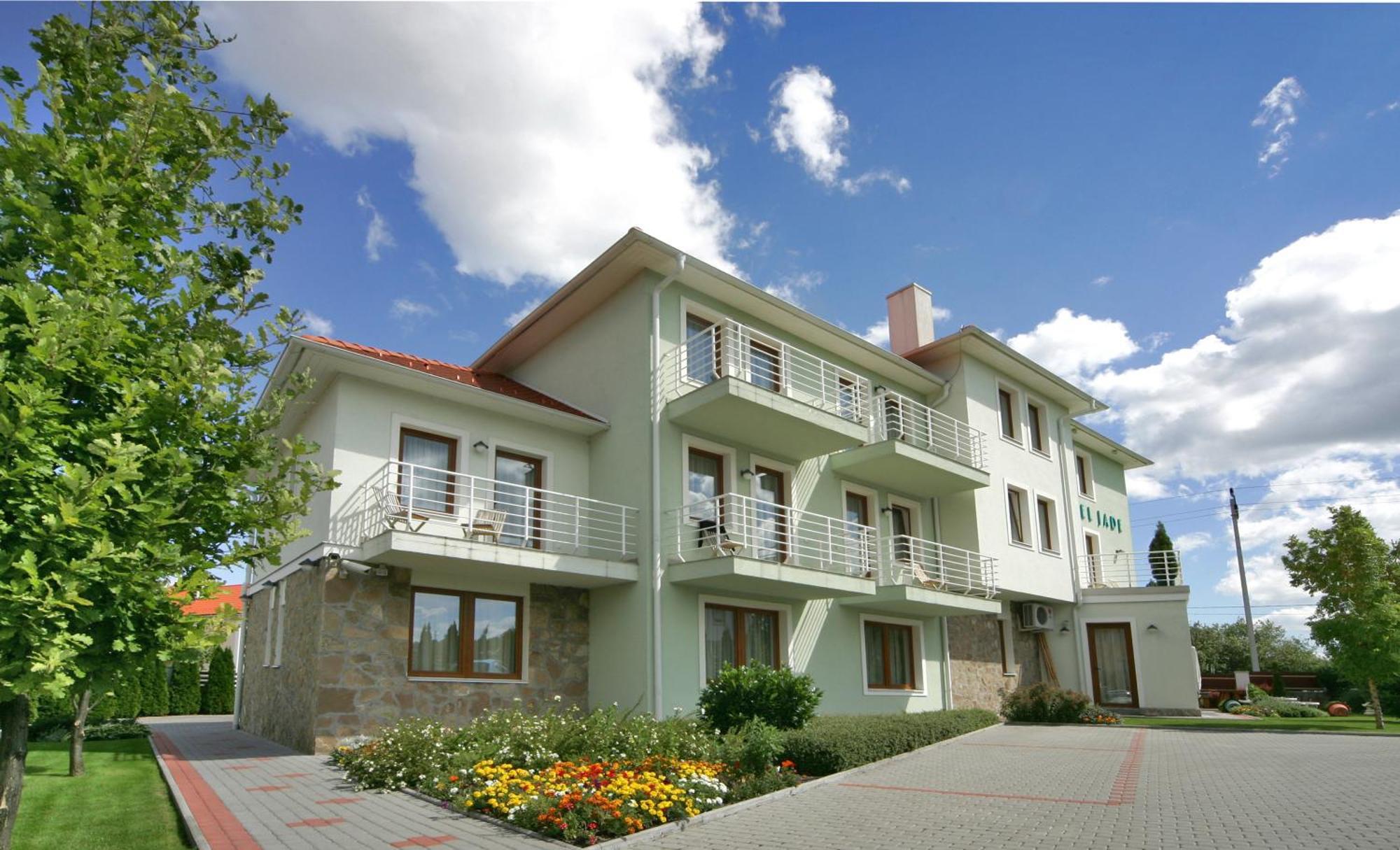 Отель Jade Hotel-ezuesthid 4*