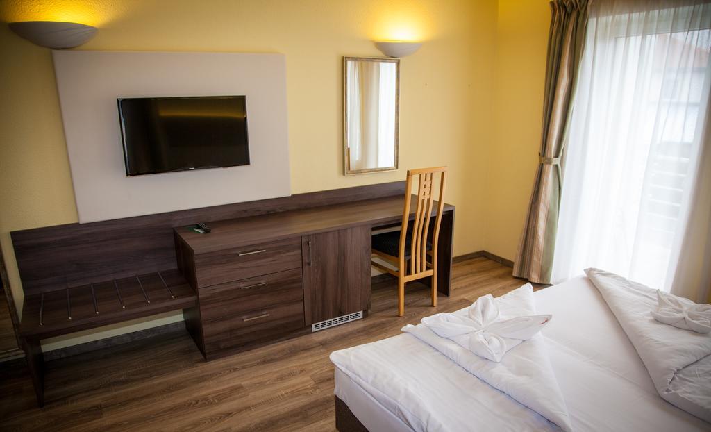Jade Hotel-ezuesthid