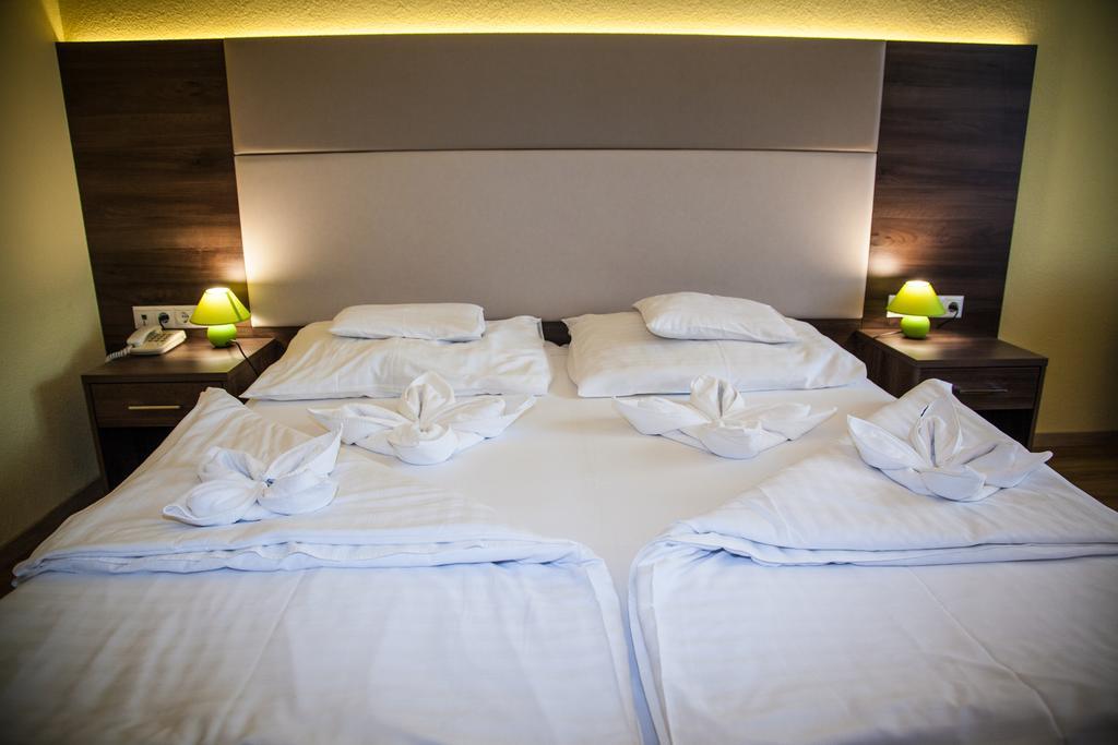 Jade Hotel-ezuesthid 4*