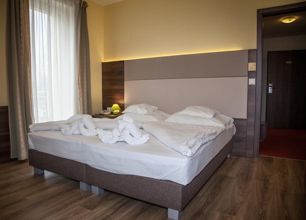 Отель Jade Hotel-ezuesthid 4*