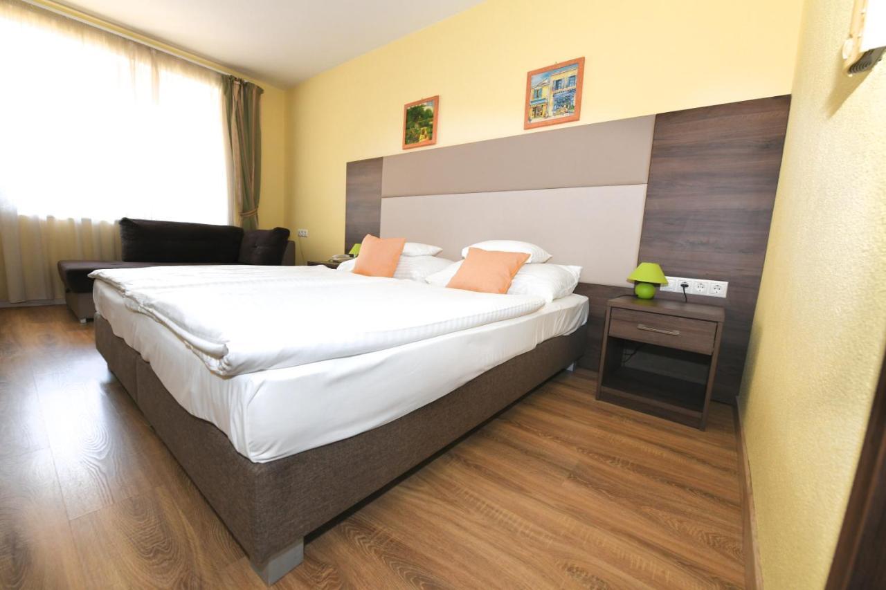 Jade Hotel-ezuesthid Отель 4*