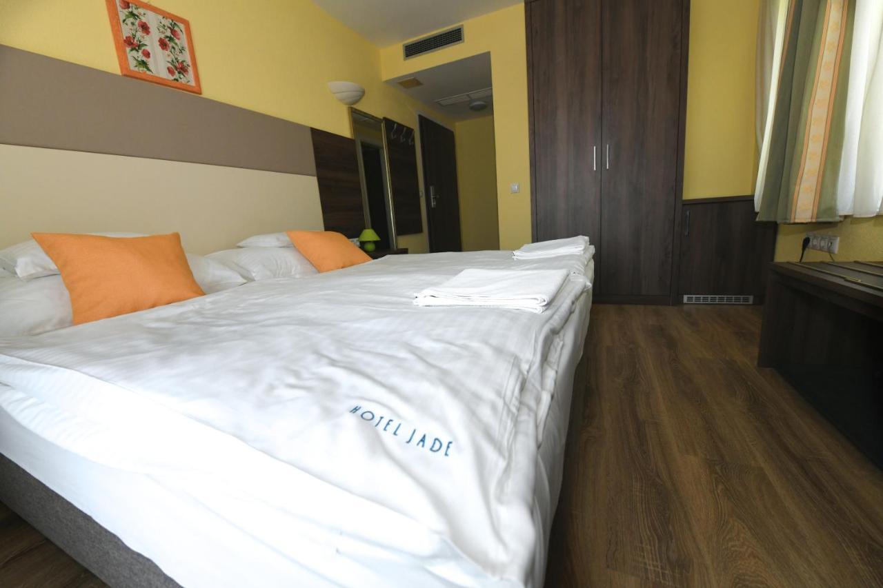 Jade Hotel-ezuesthid